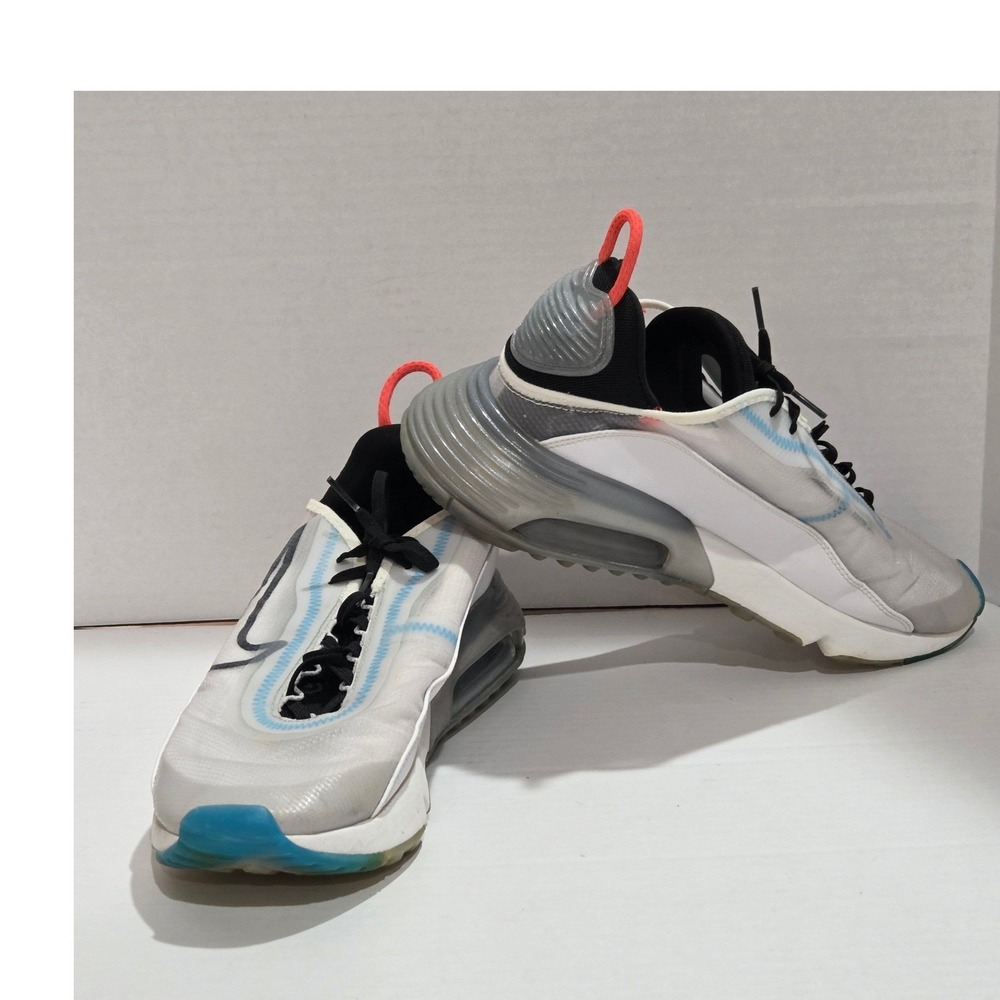 Nike Air Max 2090 Mens White Black Wolf Grey CT7695-100 Low Top Sneakers Size 12 - Picture 2 of 10
